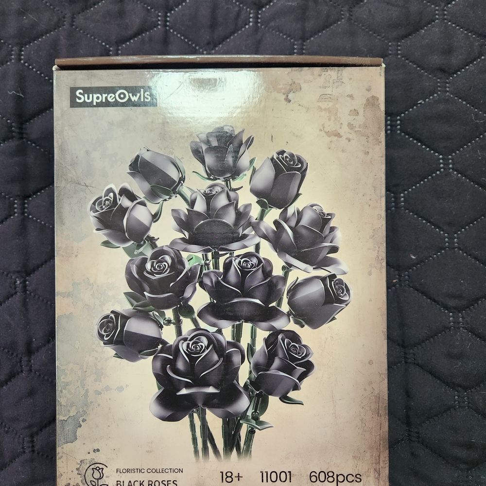 Supre Owls Black Rose Building Set